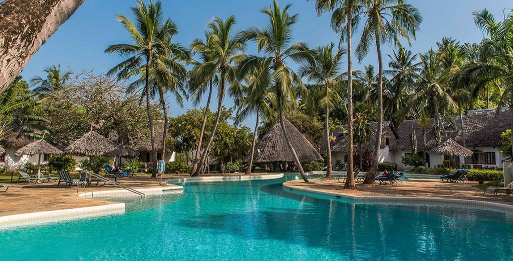 Leisure Lodge Beach & Golf Resort 4* & Safari - Mombasa