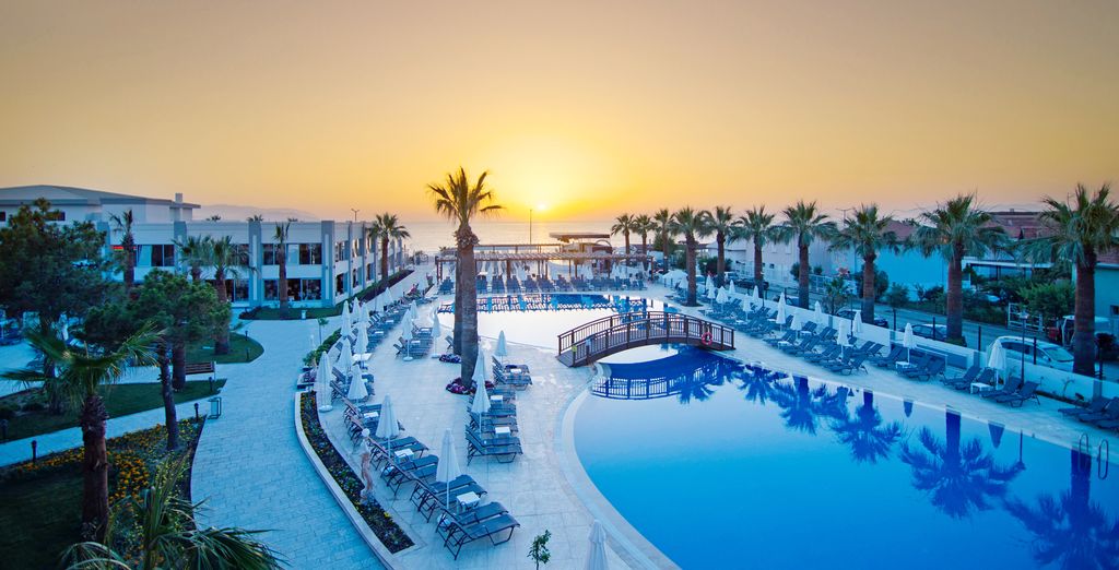 Palm Wings Beach Resort & Spa Kusadasi 5*