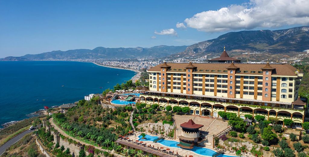 Utopia World Hotel Resort