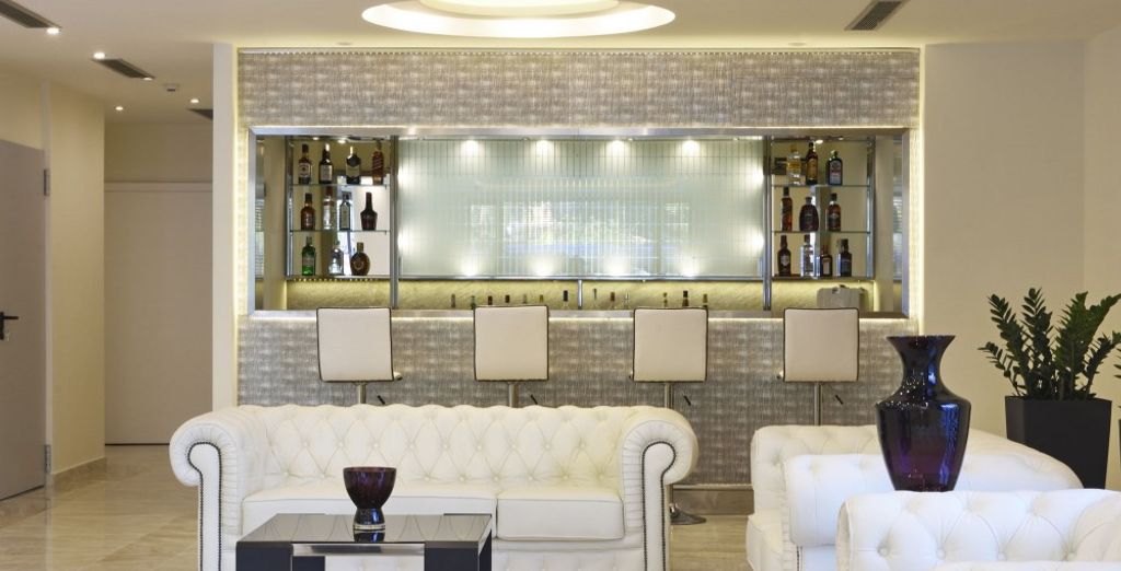 Athens Avenue Hotel 4*