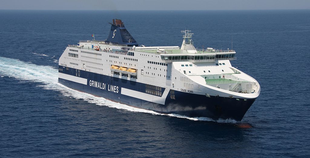 Baia delle Mimose 4* en barco con su coche
