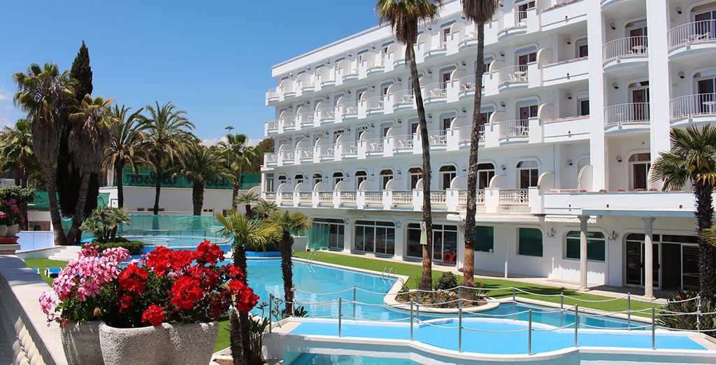 Hotel SuneoClub Costa Brava 4*