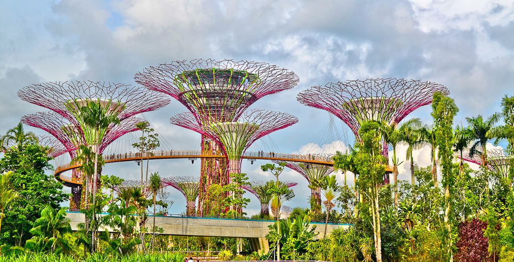  Jambuluwuk Oceano Seminyak 5* con posible preextensión en Singapur