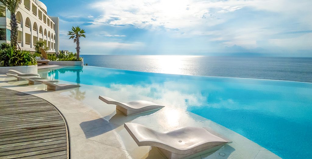 Nyuh Bali Ubud, Renaissance Bali Uluwatu 5* et séjour possible au Royal Avila Boutique Resort 5*
