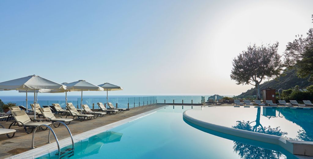 Hôtel Atlantica Grand Mediterraneo Resort & Spa 5* - Adult Only - Corfou -  Jusqu'à -70% | Voyage Privé