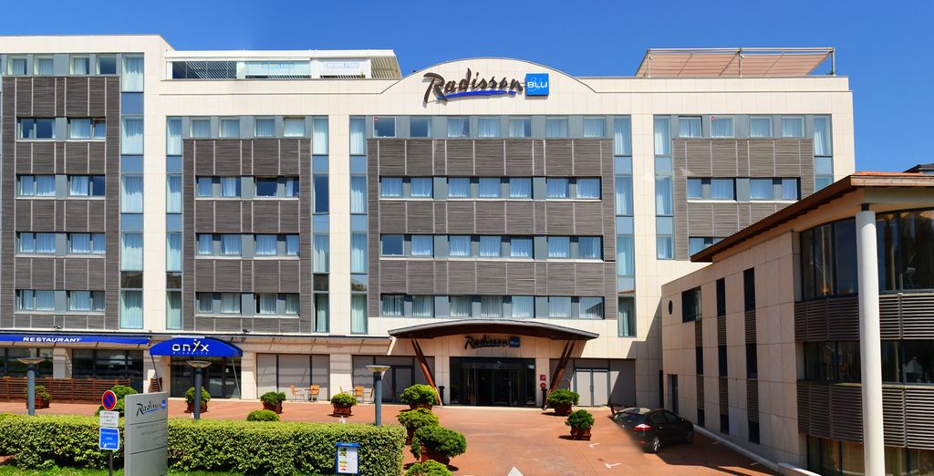Radisson Blu Biarritz 4 étoiles, façade de l'hôtel proche du centre
