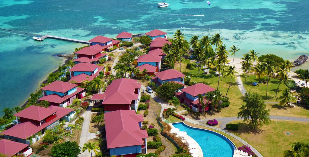 Hôtel Cap Est Lagoon Resort & Spa 4*