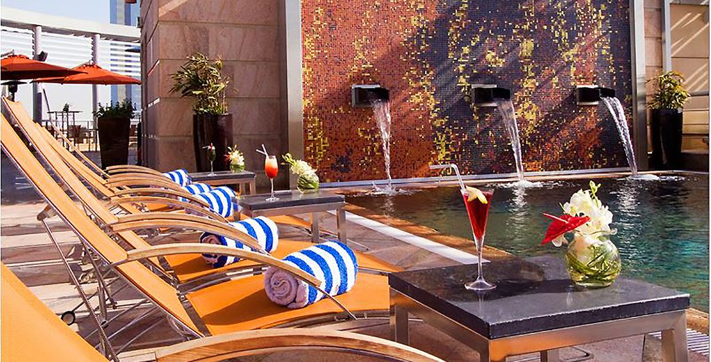 Radisson Blu Dubai Media City 4*