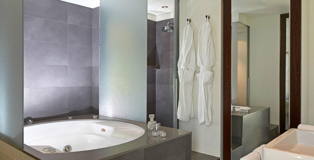 Hotel SixtyTwo 4*