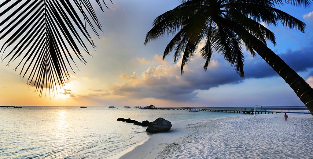 Diamonds Athuruga Beach and Water Villas 5*
