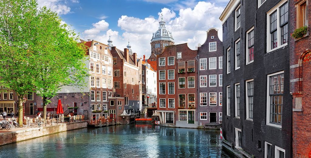 Double Tree by Hilton Hotels - Amsterdam Centraal Station 4* 