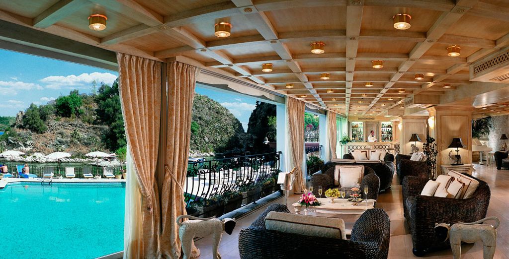 Grand Hotel Atlantis Bay 5*