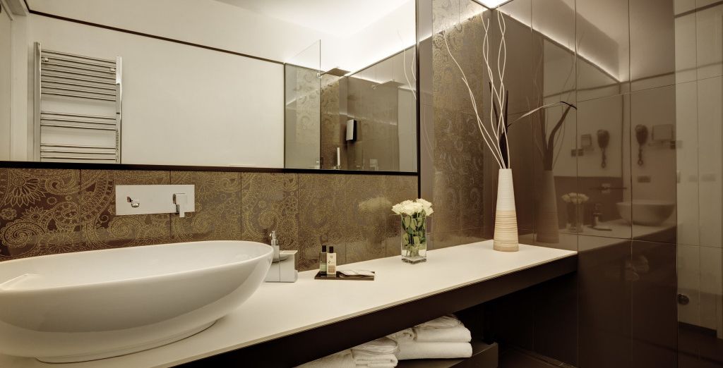 Dharma Hotel & Luxury Suites