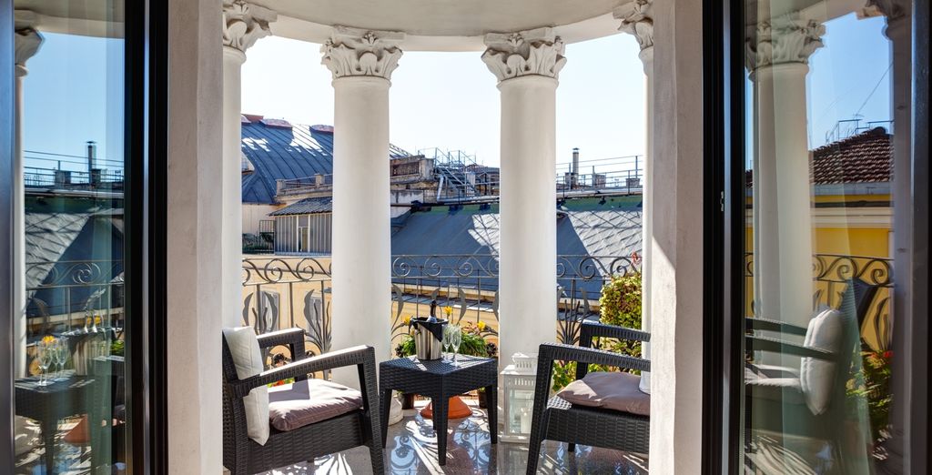 Dharma Hotel & Luxury Suites