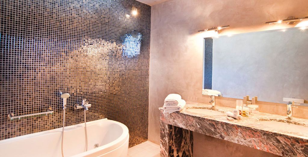 Petit Palace Suites 4*