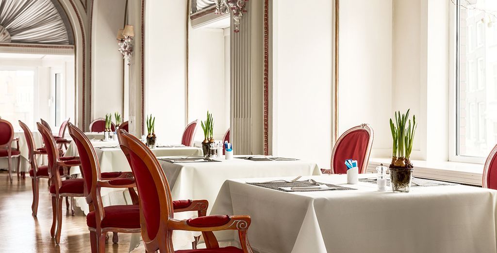 NH Carlton Amsterdam 4*