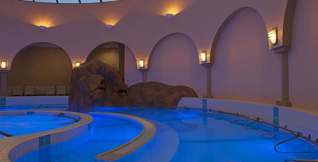 Le Meridien Abu Dhabi 4*