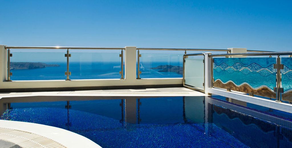 Petit Palace Suites 4*