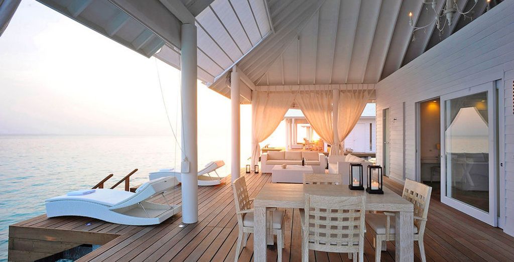 Diamonds Athuruga Beach and Water Villas 5*