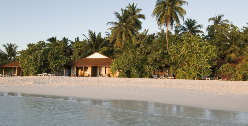 Diamonds Athuruga Beach and Water Villas 5*