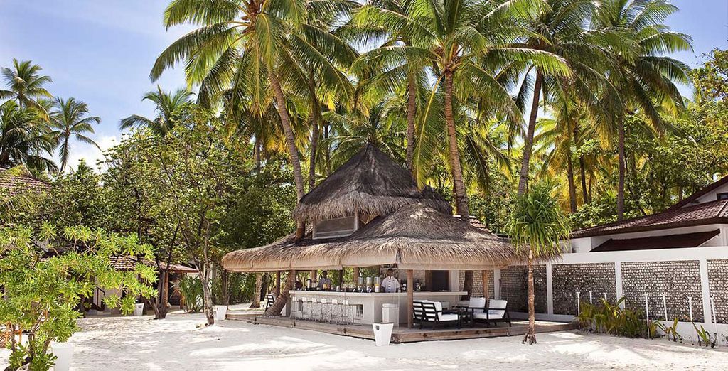 Diamonds Thudufushi Beach & Water Villas 5*