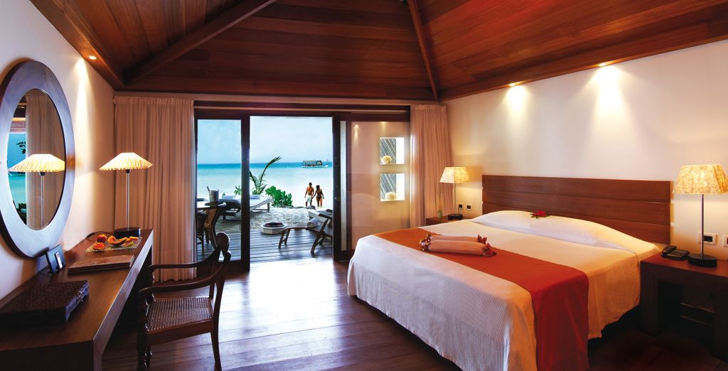 Diamonds Athuruga Beach and Water Villas 5*
