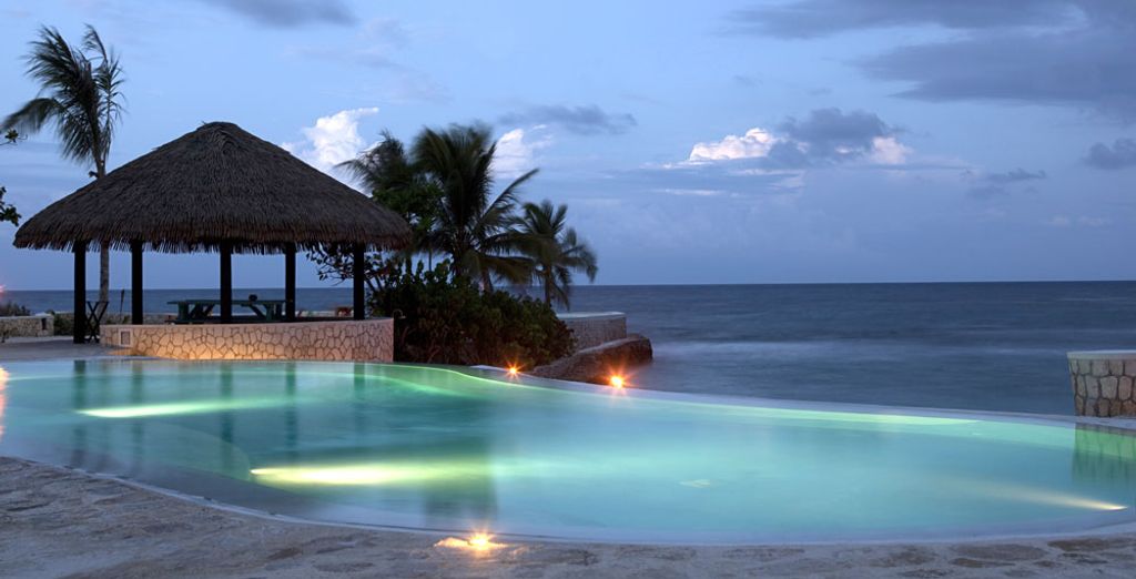 Hotel GoldenEye 4*