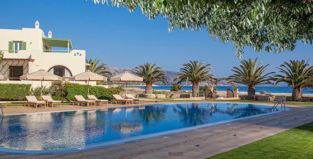 Finikas Hotel 4*