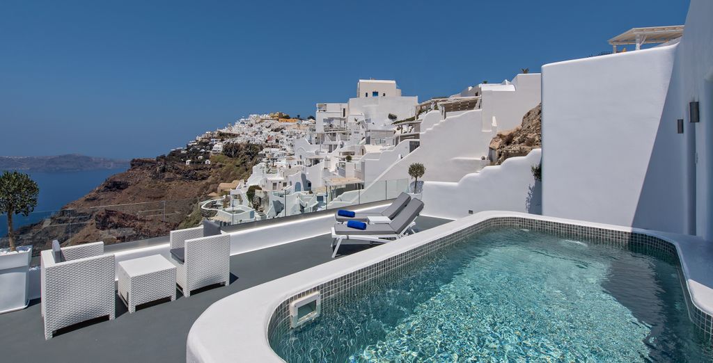 Pegasus Suites & Spa 5*