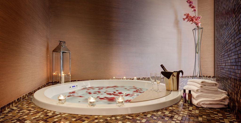 Dharma Hotel & Luxury Suites