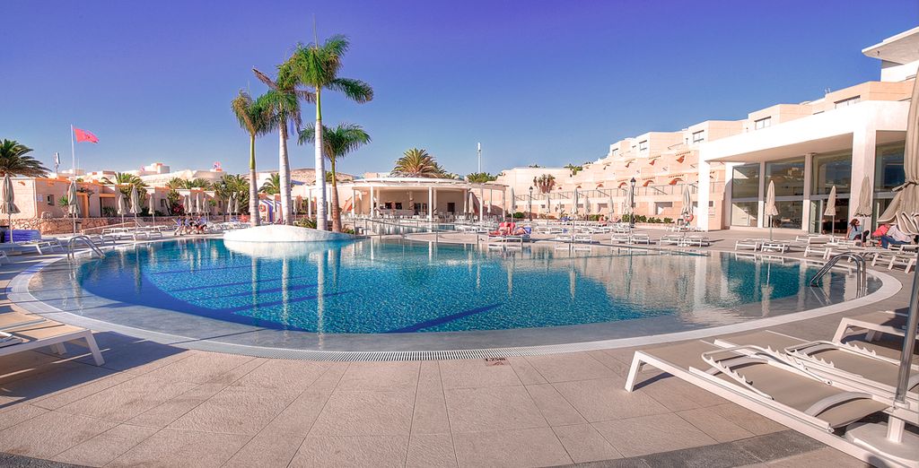 SBH Monica Beach Resort 4*