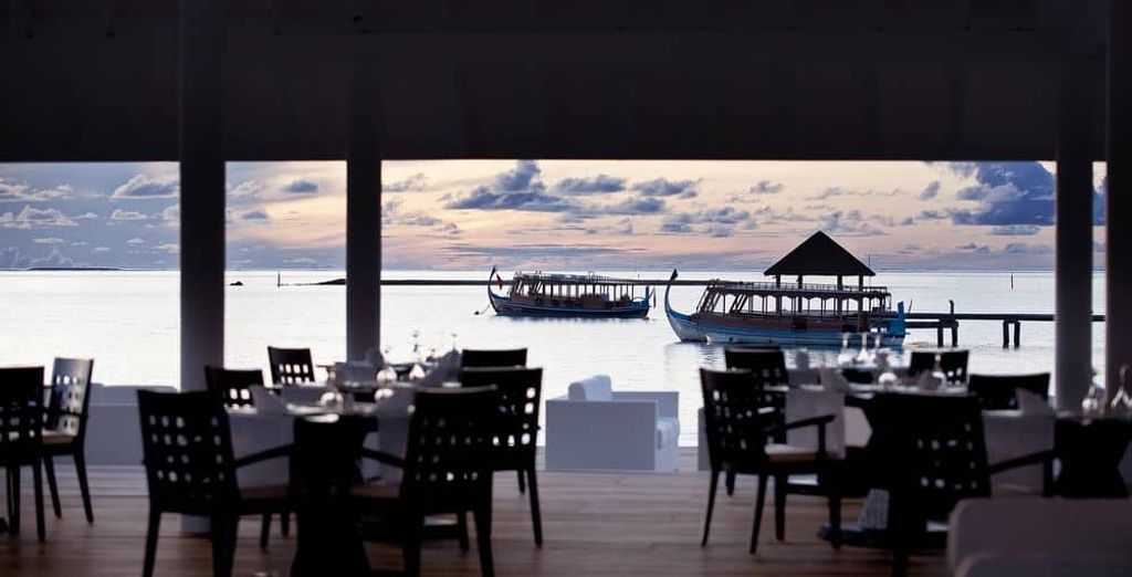 Diamonds Thudufushi Beach & Water Villas 5*