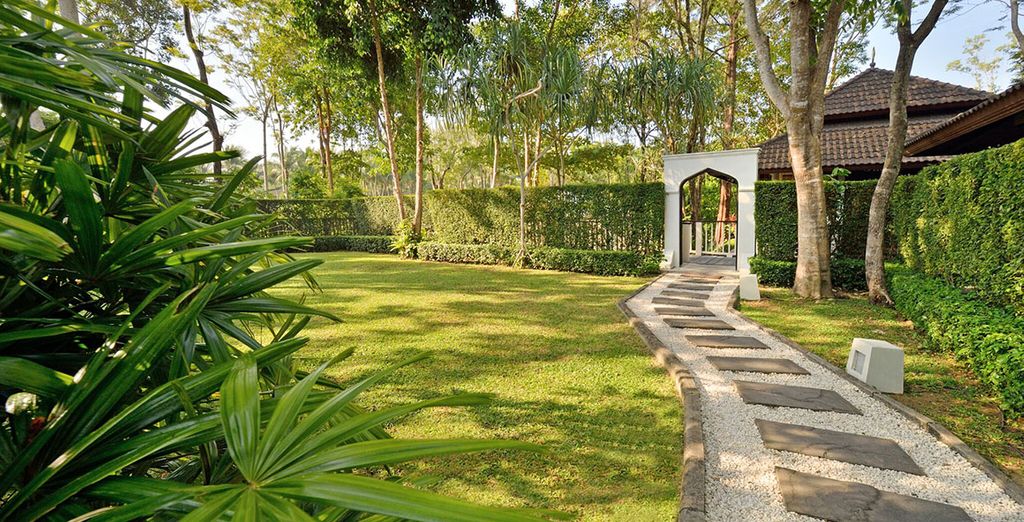 Andaman White Beach Phuket & Dusit Thani Krabi Beach Resort 5*