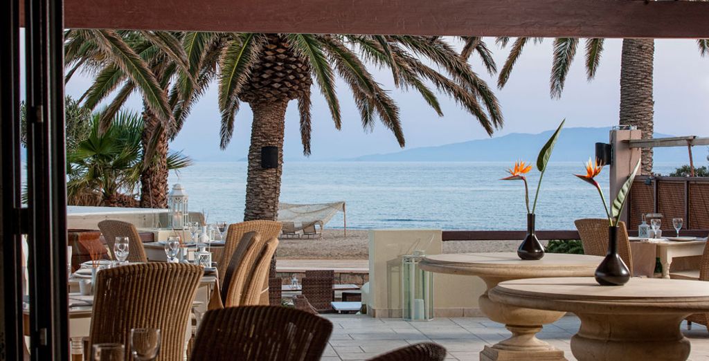 Finikas Hotel 4*