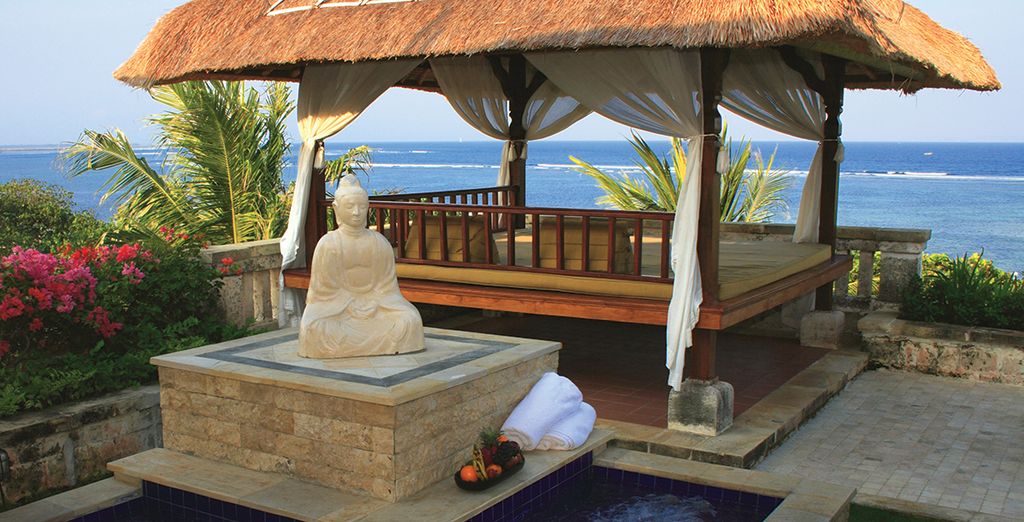 Grand Aston Bali Beach Resort & Spa 5*