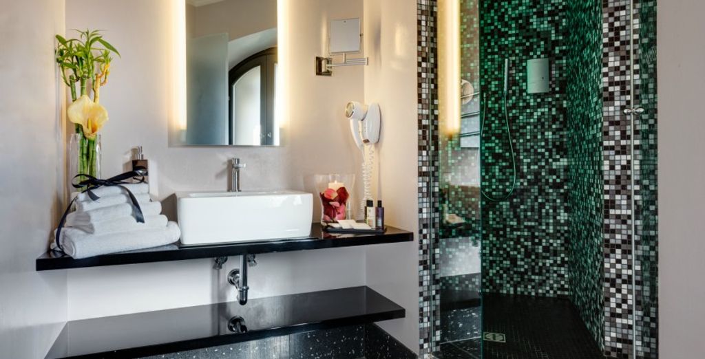 Dharma Hotel & Luxury Suites
