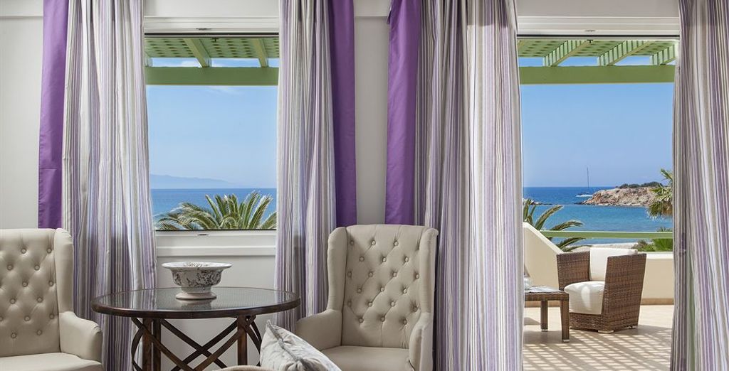 Finikas Hotel 4*