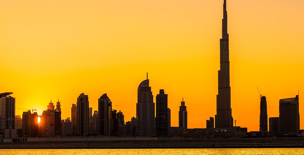 Radisson Blu Dubai Media City 4*