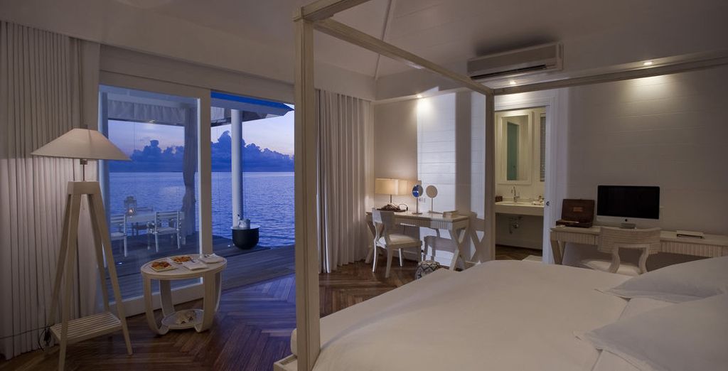 Diamonds Athuruga Beach and Water Villas 5*