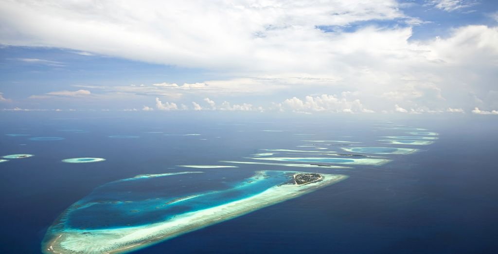 Diamonds Athuruga Beach and Water Villas 5*