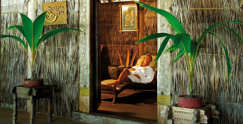 Diamonds Athuruga Beach and Water Villas 5*