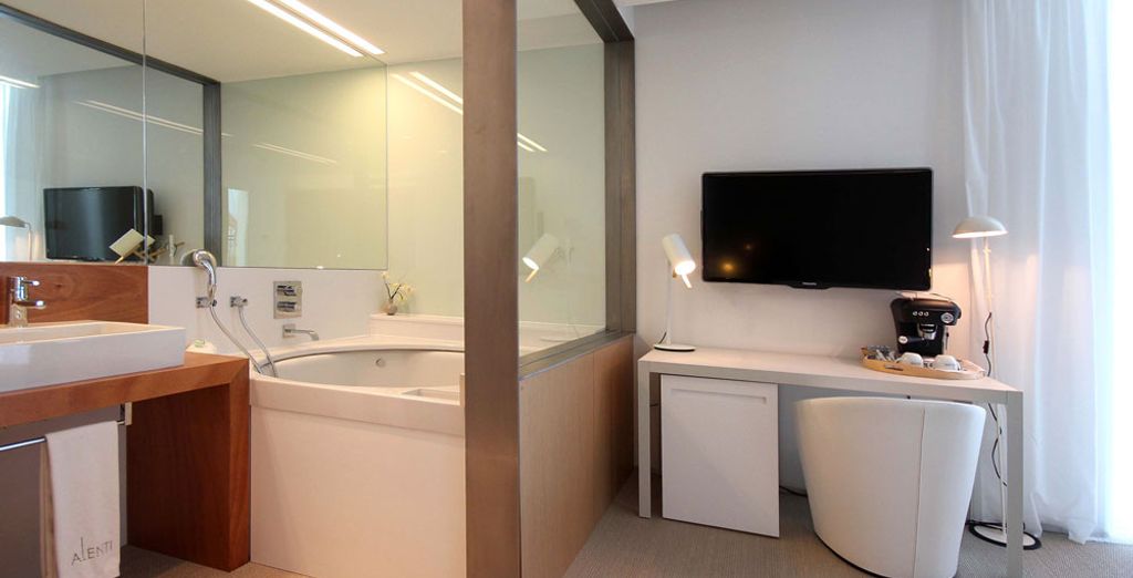 Alenti Sitges Hotel & Restaurant 4*