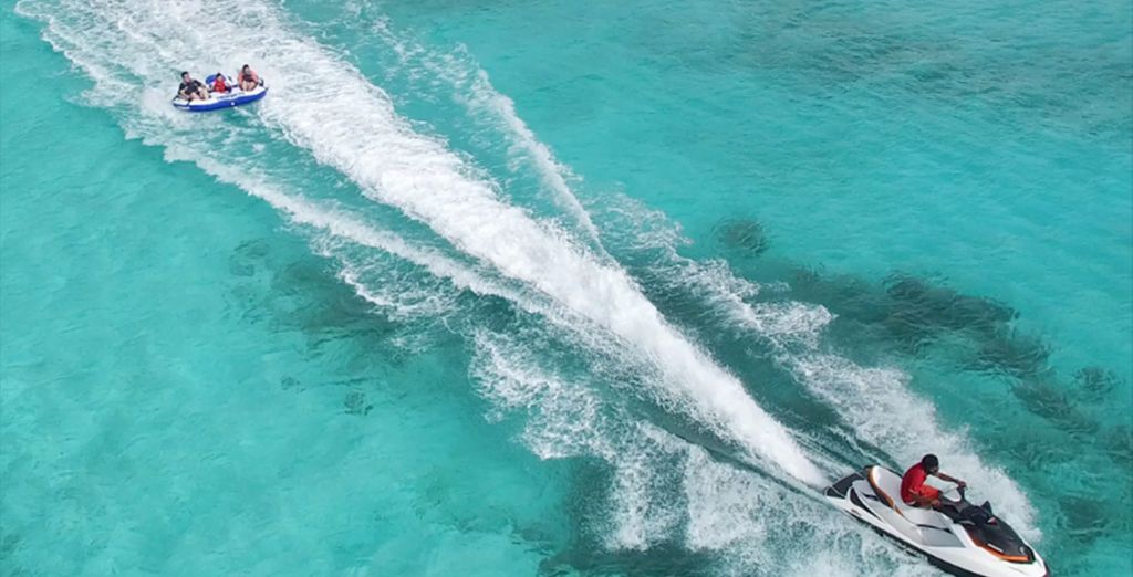 Diamonds Thudufushi Beach & Water Villas 5*
