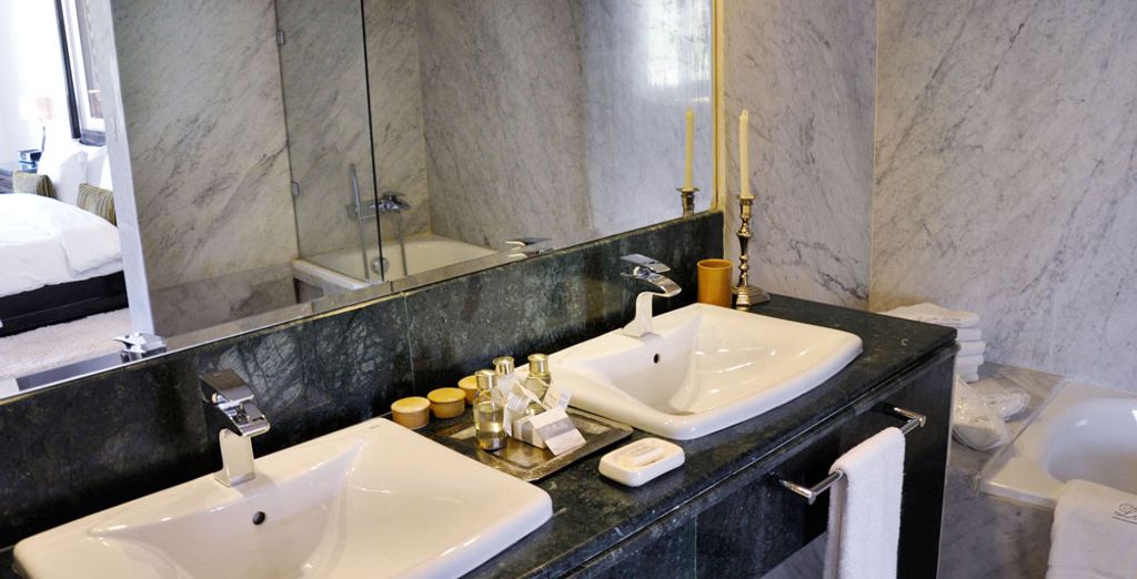 Riad La Maison Bleue and Spa
