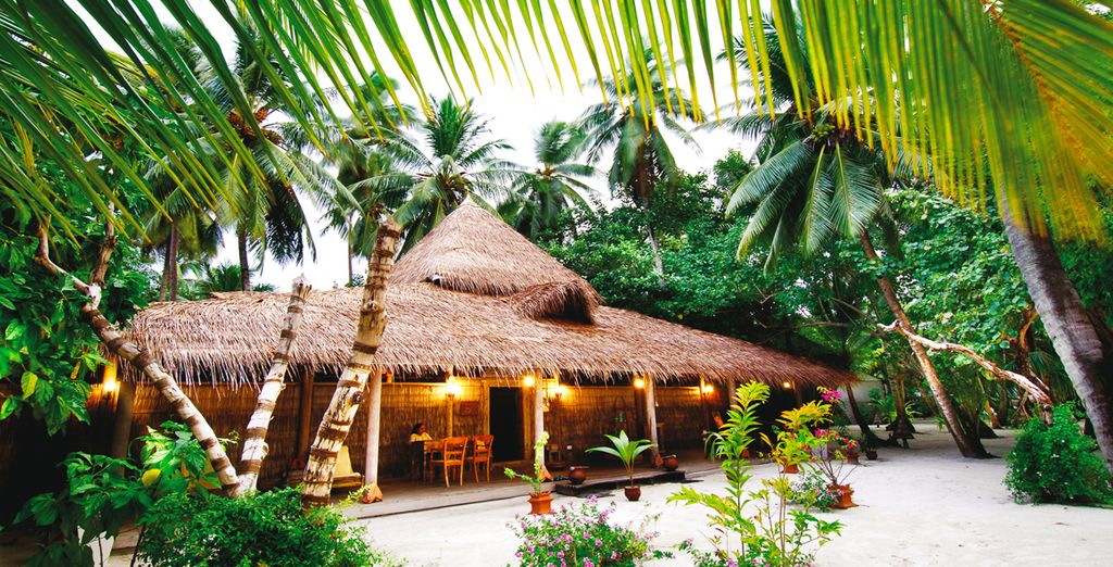 Diamonds Athuruga Beach and Water Villas 5*