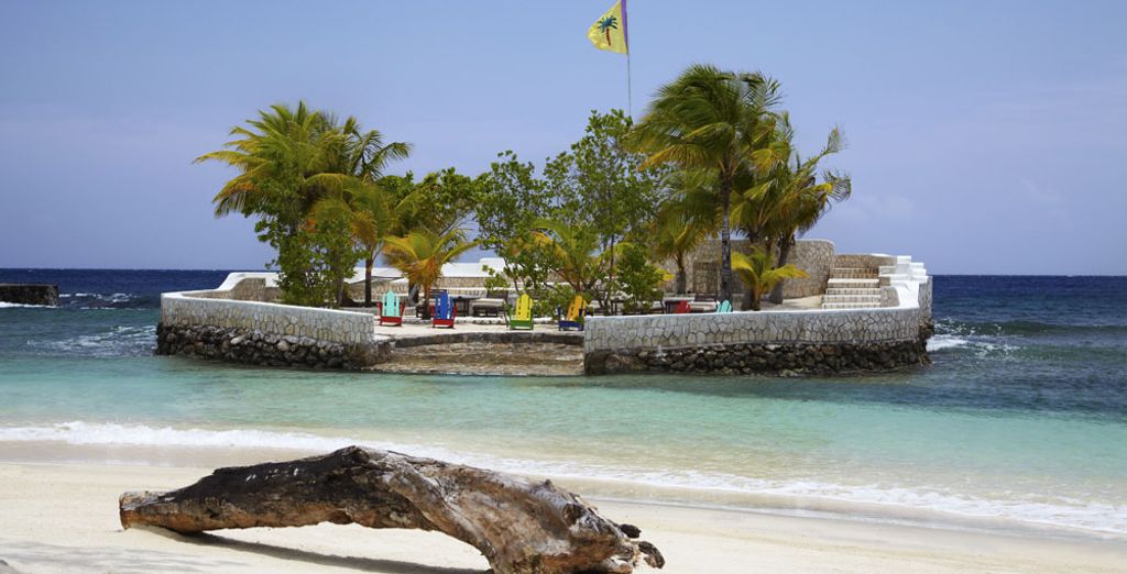 Hotel GoldenEye 4*