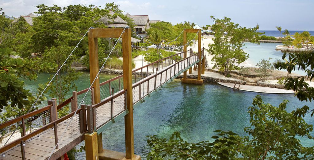 Hotel GoldenEye 4*