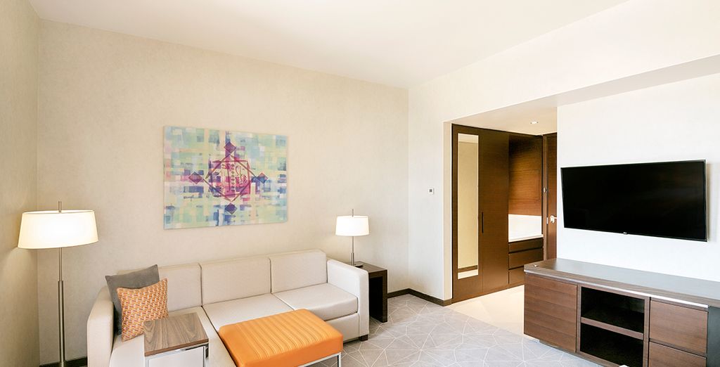 Hyatt Place Dubai/Wasl District 4* + Andaz Capital Gate 5*
