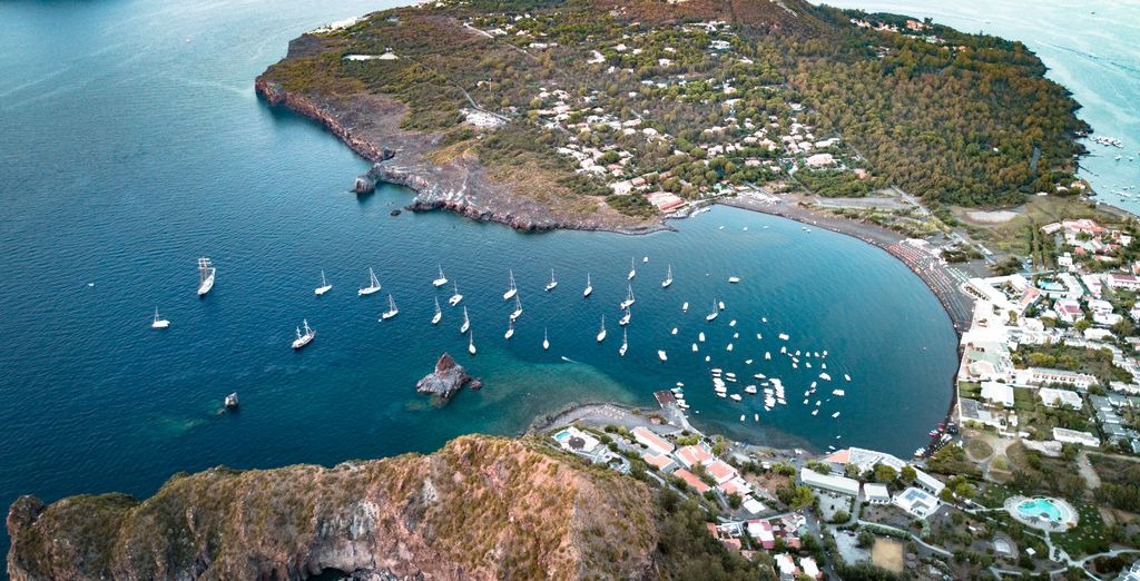 Crociera delle Isole Eolie in Caicco Superior