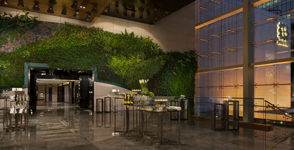 Hotel ICON Hong Kong 5* + possibile soggiorno a Singapore